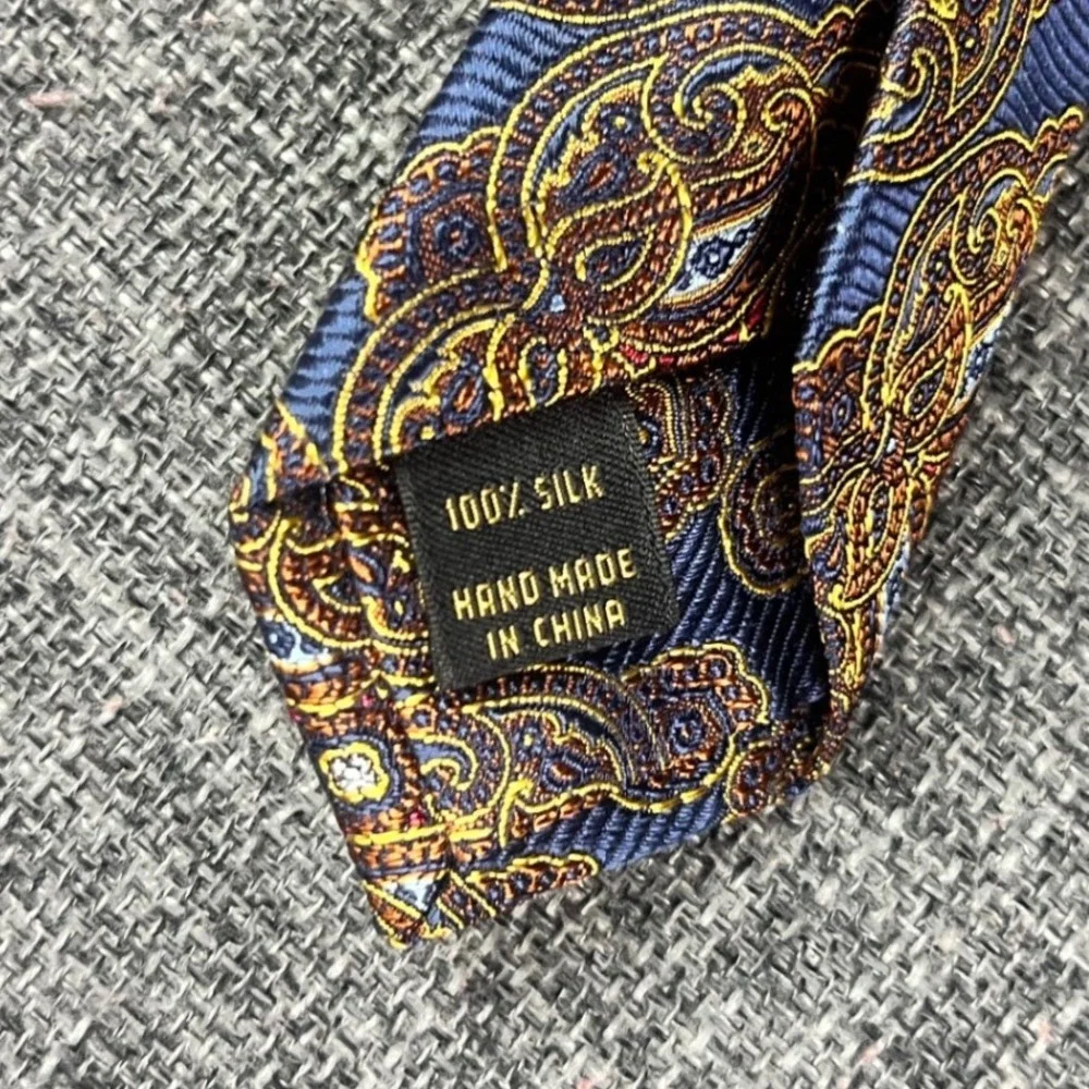 Jos. A. Bank Signature Gold Blue Gold Medallion Paisley 100% Silk Tie Hand Made